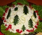 украсить новогодний стол - салат с елочками из огурца